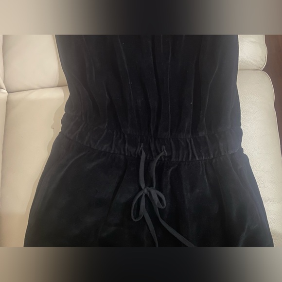 bella dahl absolutely stunning black velour one piece jumpsuit with a tie waist. - Picture 3 of 5